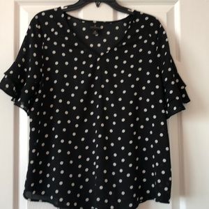 NWOT Worthington flutter sleeve v neck top